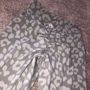 XS RYDERWEAR SCRUNCH BUM LEGGINGS 🐯